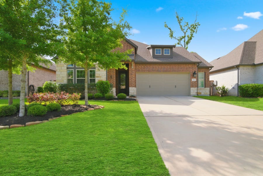 Property photo for 406 Boggy Belt Lane, Conroe, TX