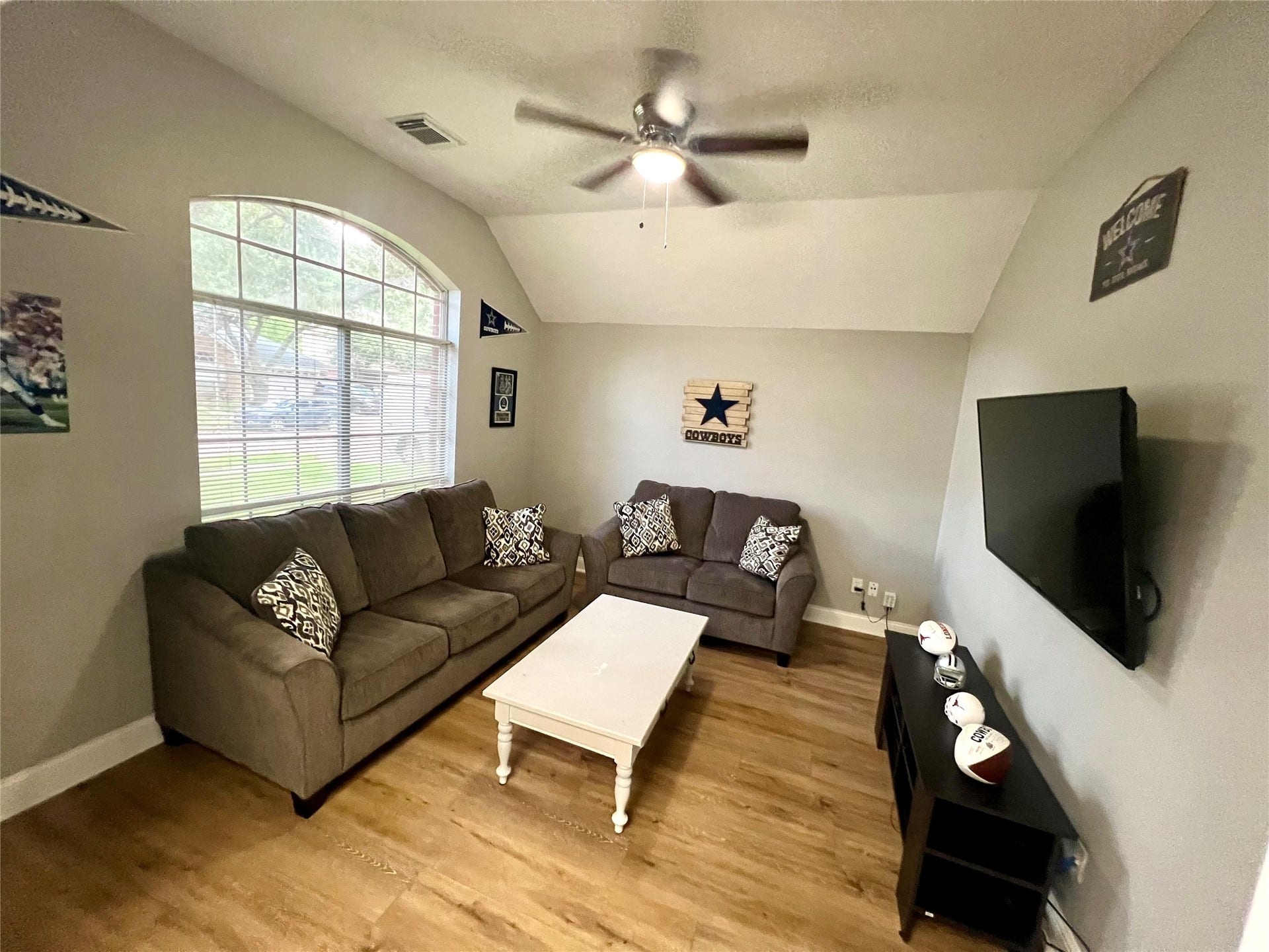 1806 Oak Wood Drive E, Pearland, TX 77581 Flex room