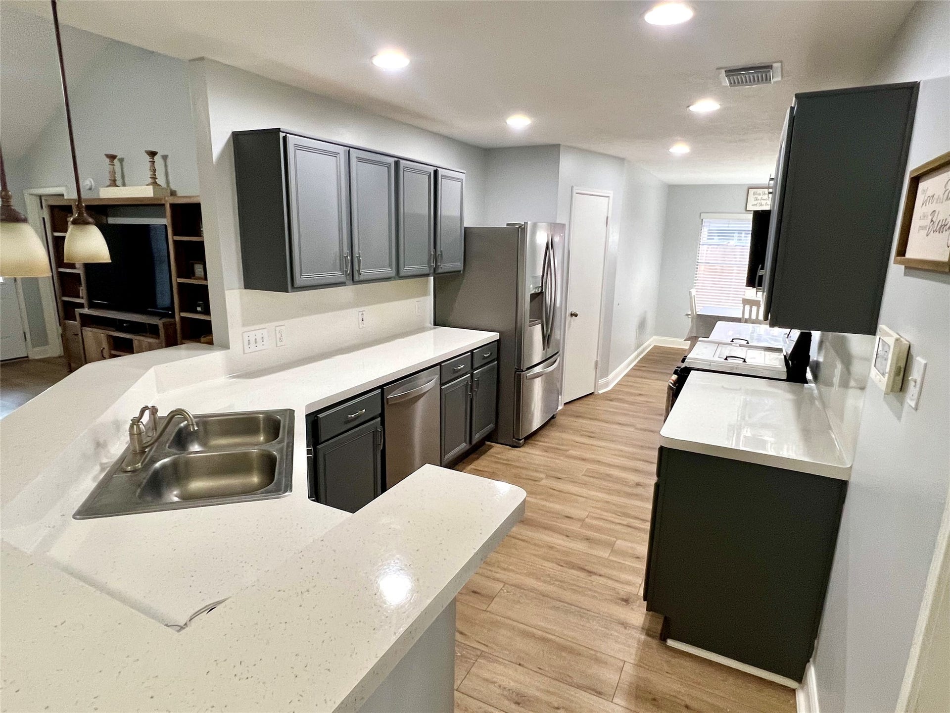 1806 Oak Wood Drive E, Pearland, TX 77581 Kitchen