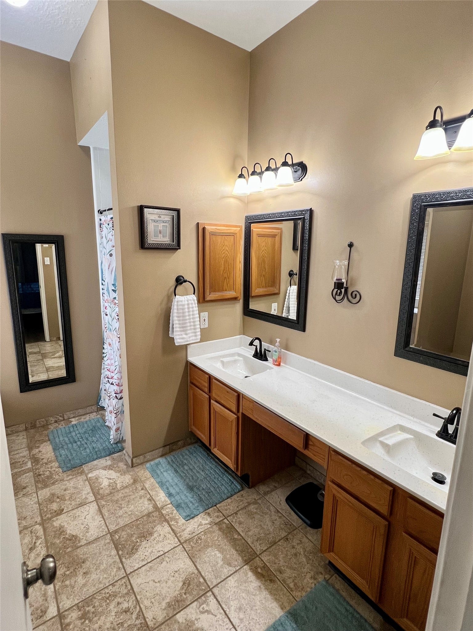 1806 Oak Wood Drive E, Pearland, TX 77581 Primary Bath