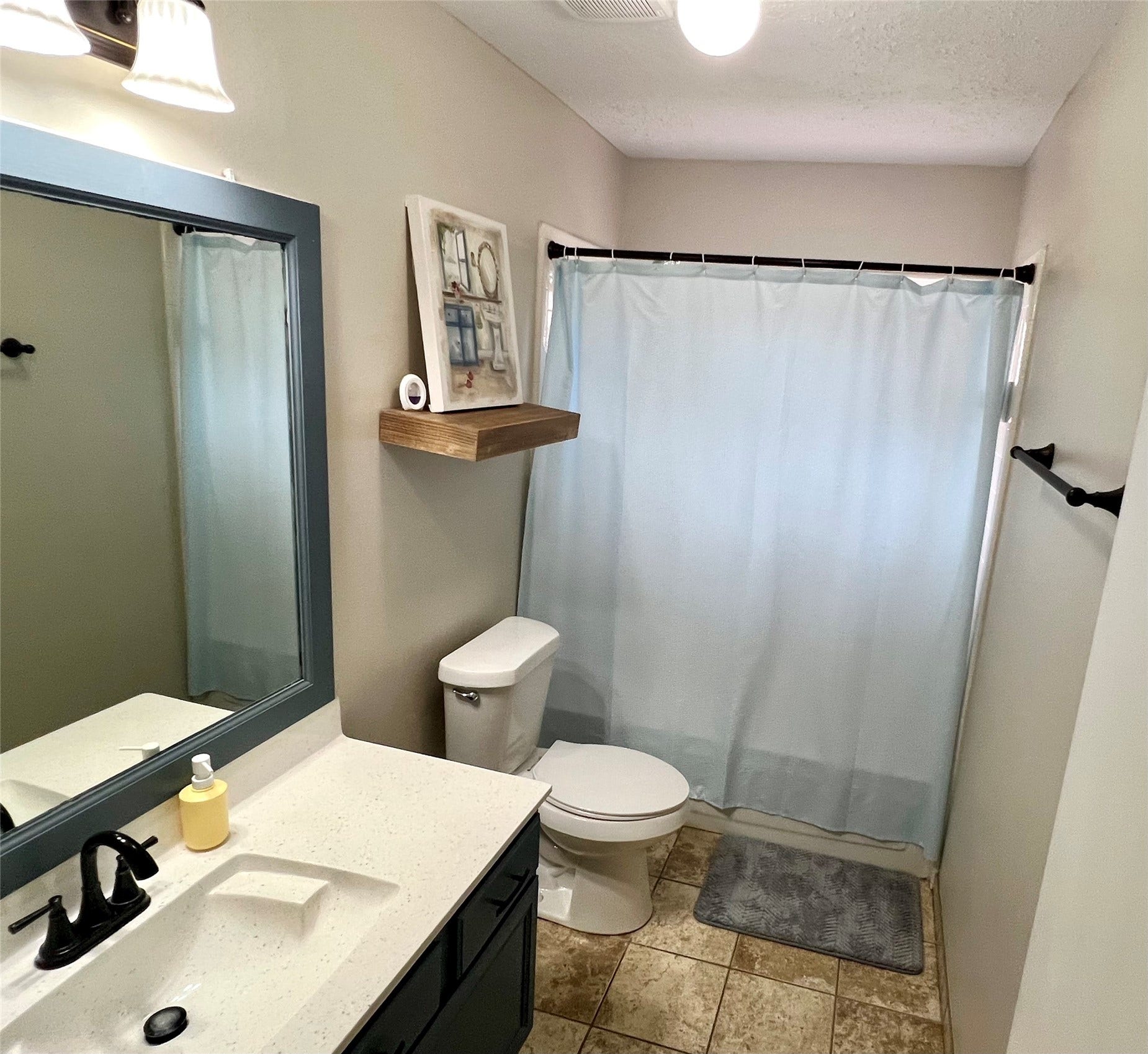 1806 Oak Wood Drive E, Pearland, TX 77581 Bathroom