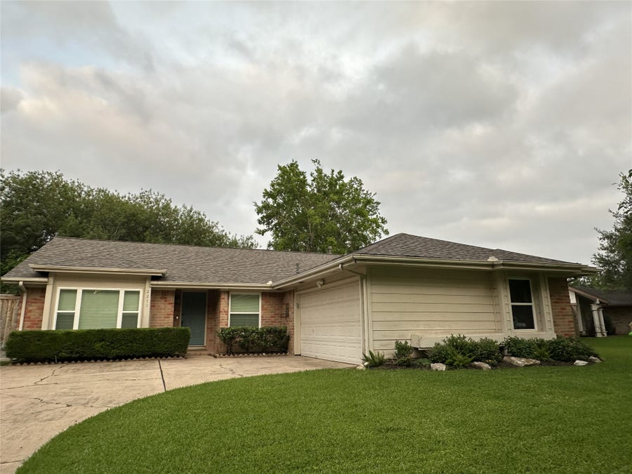 Property photo for 2211 Brook View Lane, Sugar Land, TX