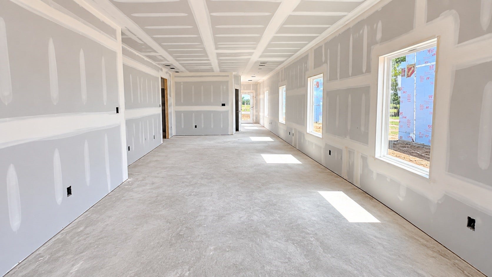 The layout of this home is perfect for entertaining friends & family, or for peaceful evenings of calm and quiet.