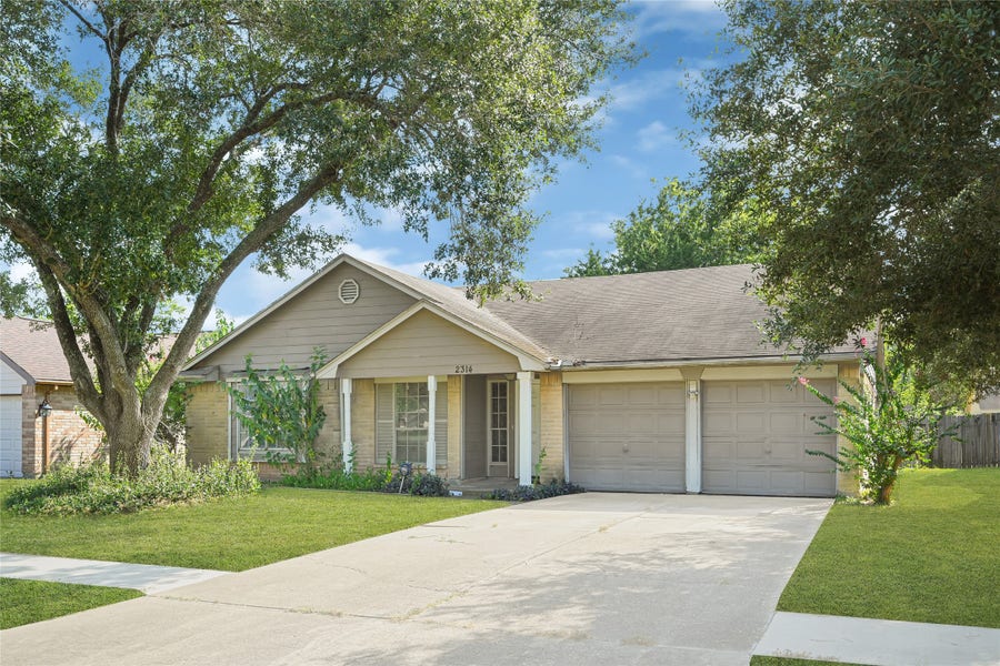 Property photo for 2314 Buttonhill Drive, Missouri City, TX