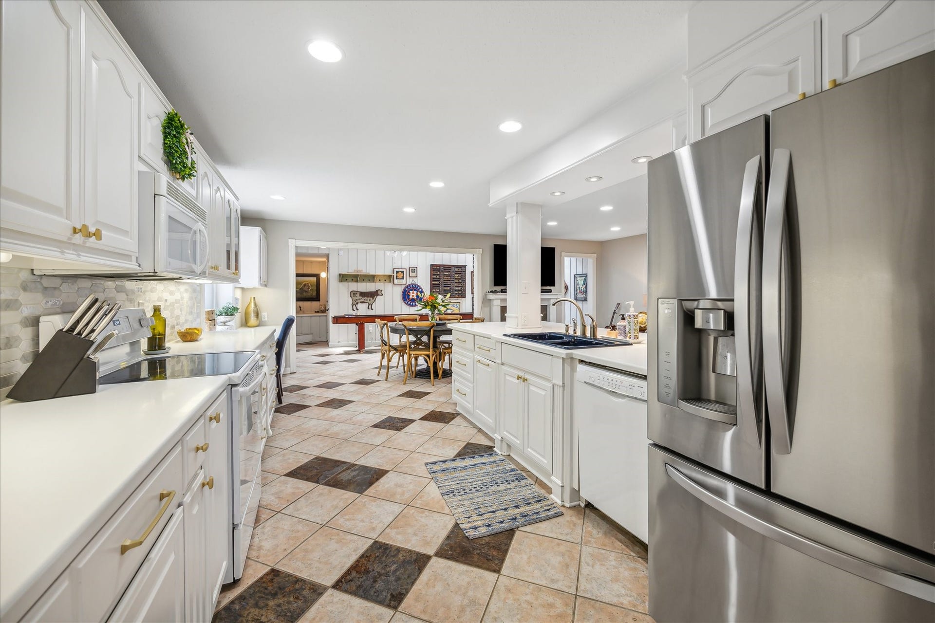 Another kitchen view.
