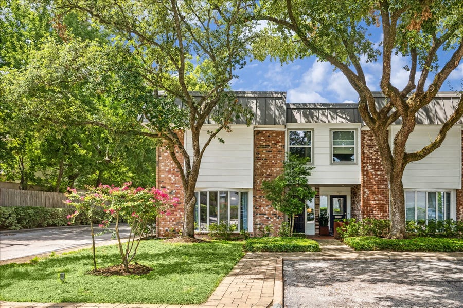 Property photo for 8956 Chatsworth Drive, #8956, Houston, TX