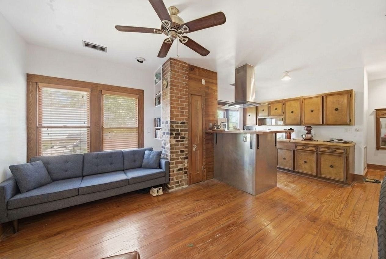 840 Cortlandt Street, #8, Houston, TX 77007 Unit 5 - Living area
