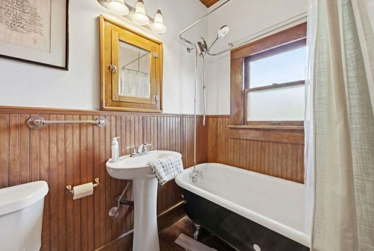 840 Cortlandt Street, #8, Houston, TX 77007 Unit 5- Bathroom
