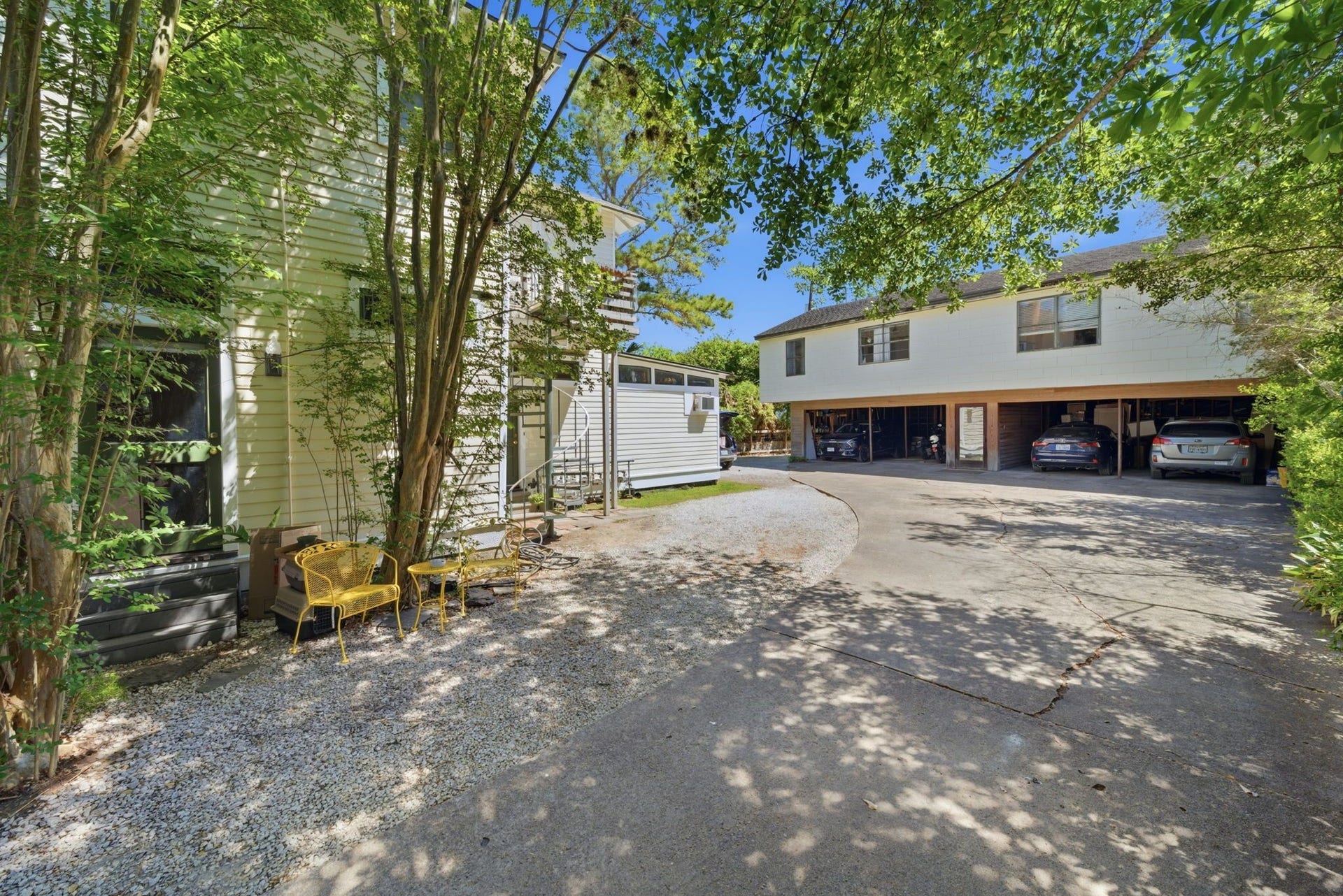 840 Cortlandt Street, #8, Houston, TX 77007 842 Cortlandt is the garage apartment
