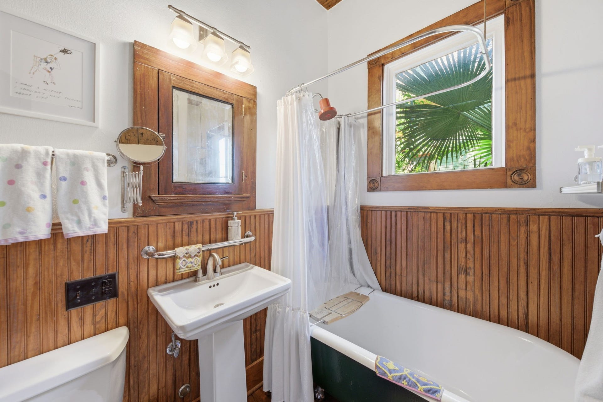 840 Cortlandt Street, #8, Houston, TX 77007 Unit 1 Bathroom
