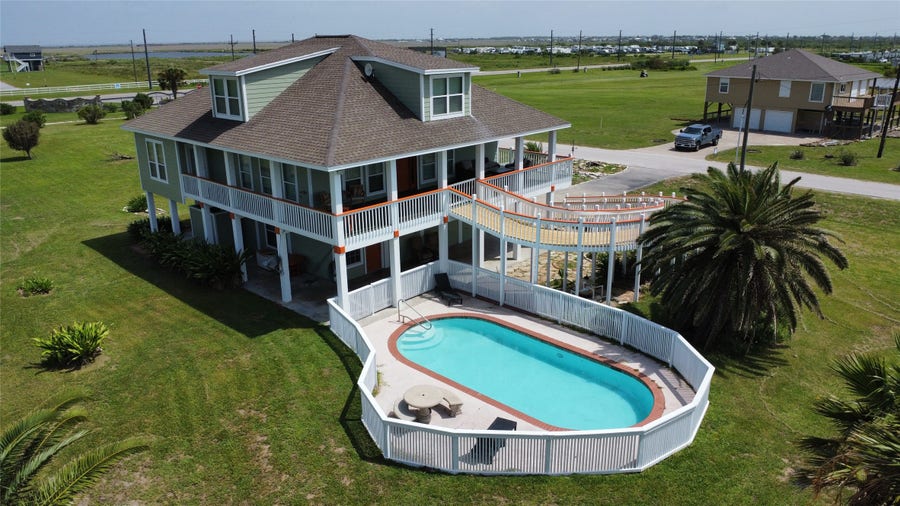 Property photo for 979 Rancho Carribe Drive, Crystal Beach, TX