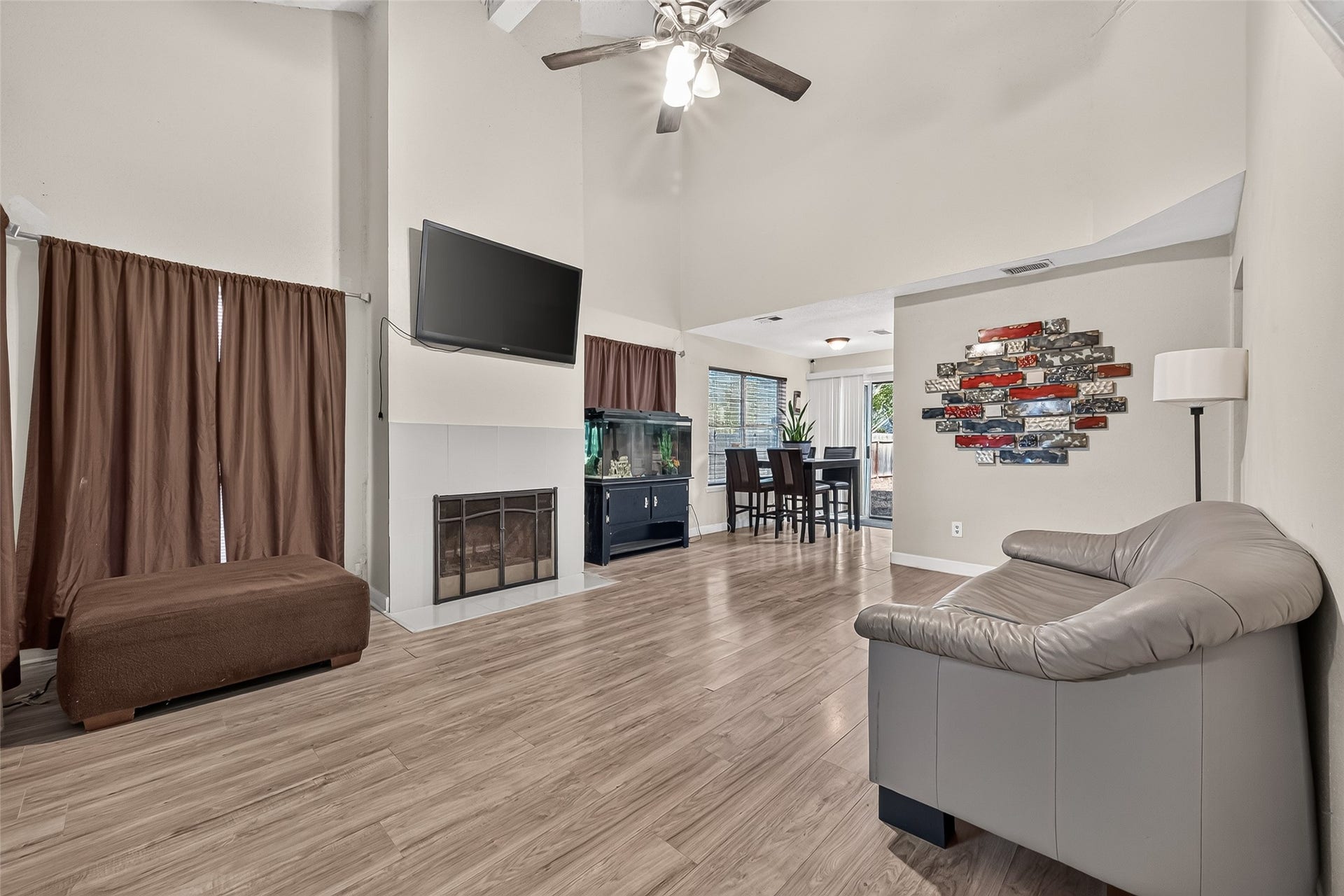 2019 Greenwest Drive, Missouri City, TX 77489 2019 Greenwest Drive, Missouri City, TX 77489