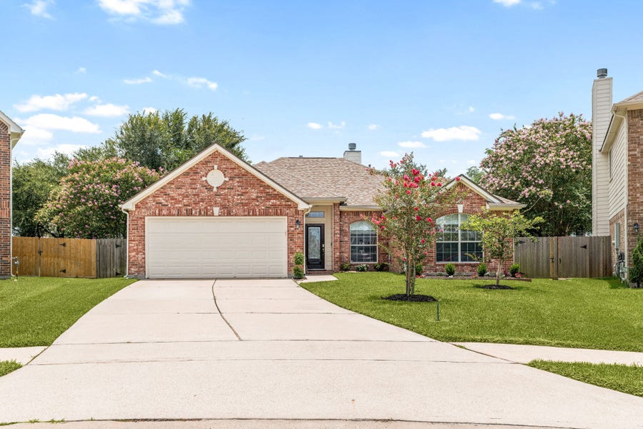 Property photo for 2231 Megellan Point Lane, Pearland, TX