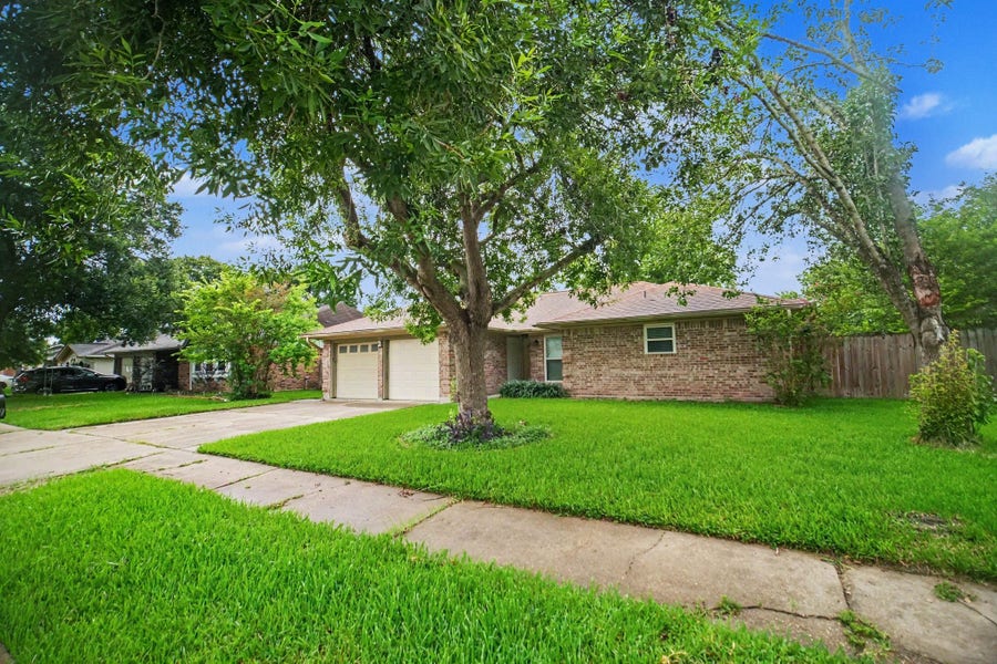 Property photo for 2313 Goodrich Street, Pearland, TX