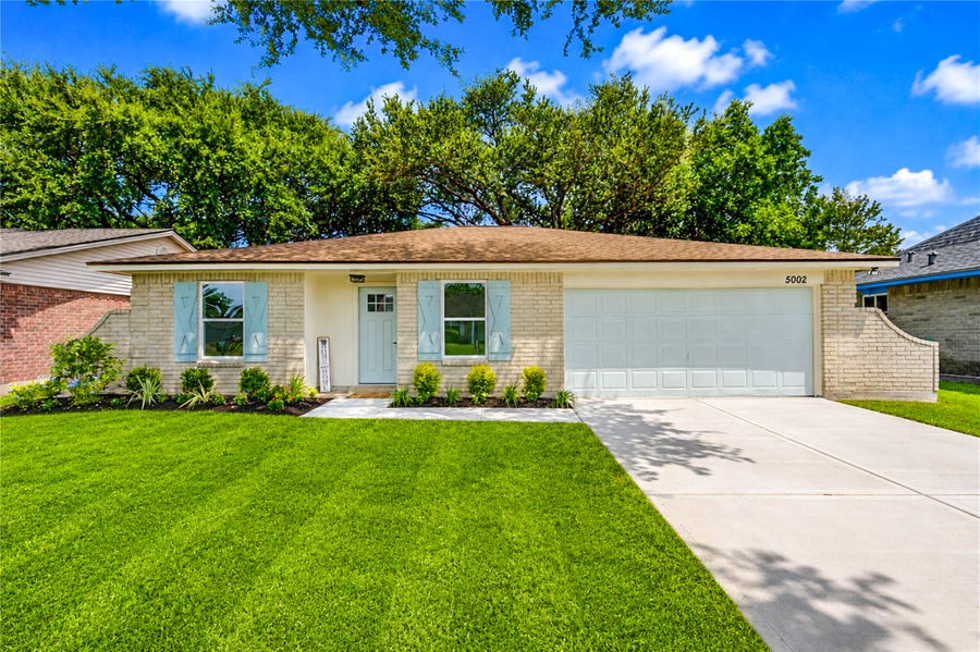 Property photo for 5002 Meadow Place Drive, La Porte, TX
