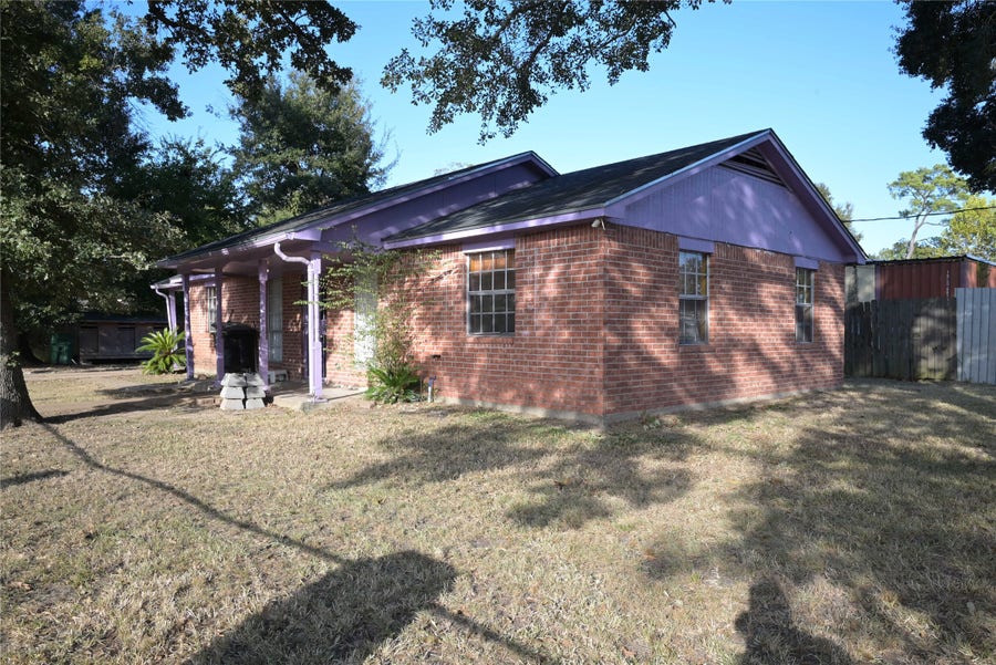 Property photo for 10204 Peachtree Street, Houston, TX