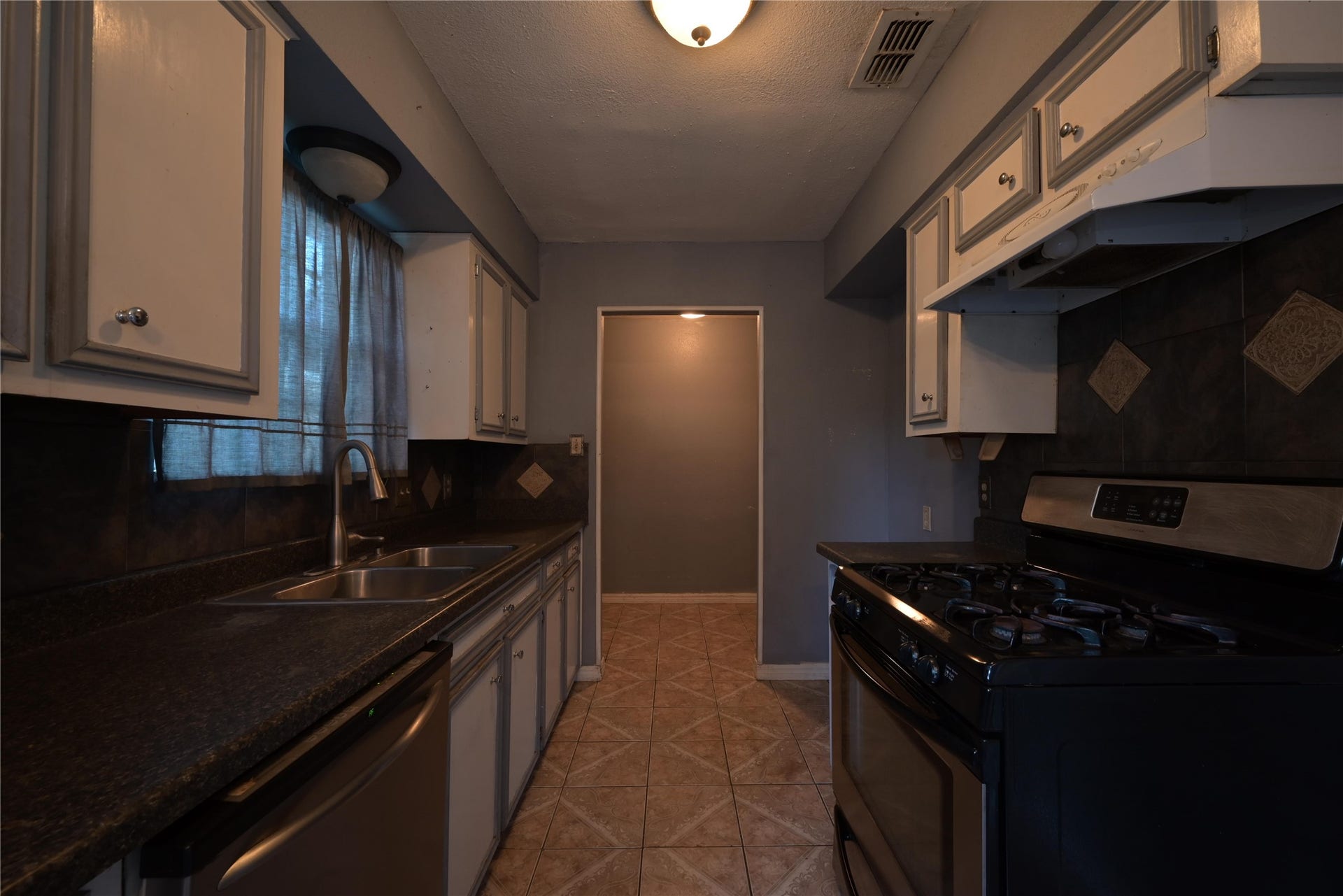 10204 Peachtree Street, Houston, TX 77016