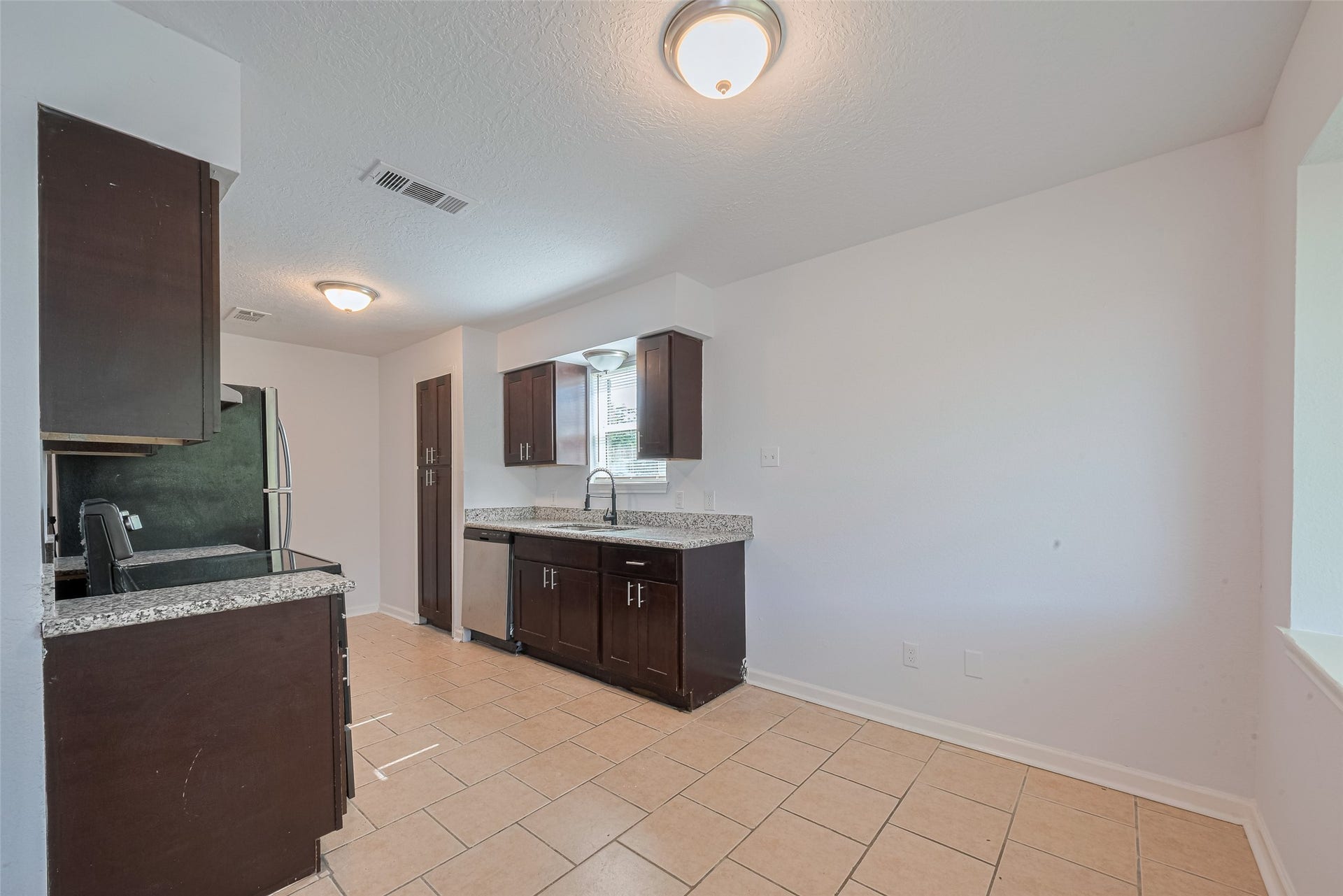 7926 Jonquil Drive, Texas City, TX 77591 7926 Jonquil Drive, Texas City, TX 77591