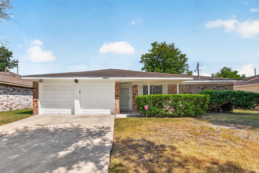Property photo for 11819 S Evelyn Circle, Houston, TX