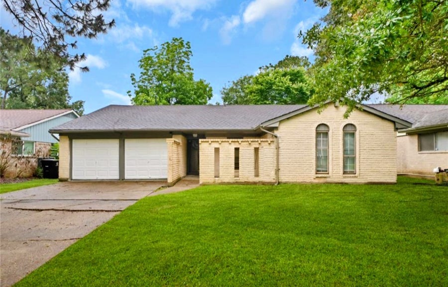 Property photo for 16126 La Cabana Drive, Houston, TX