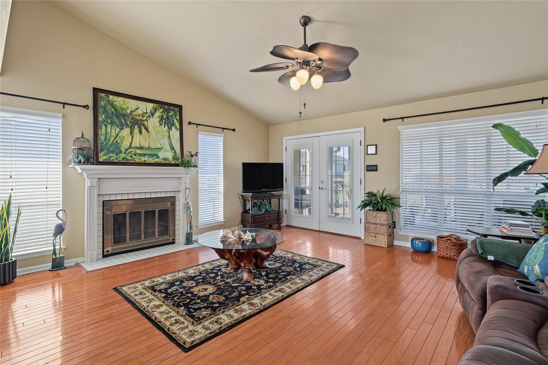 1 N Pelican Street, La Marque, TX 77568 1 N Pelican Street, La Marque, TX 77568