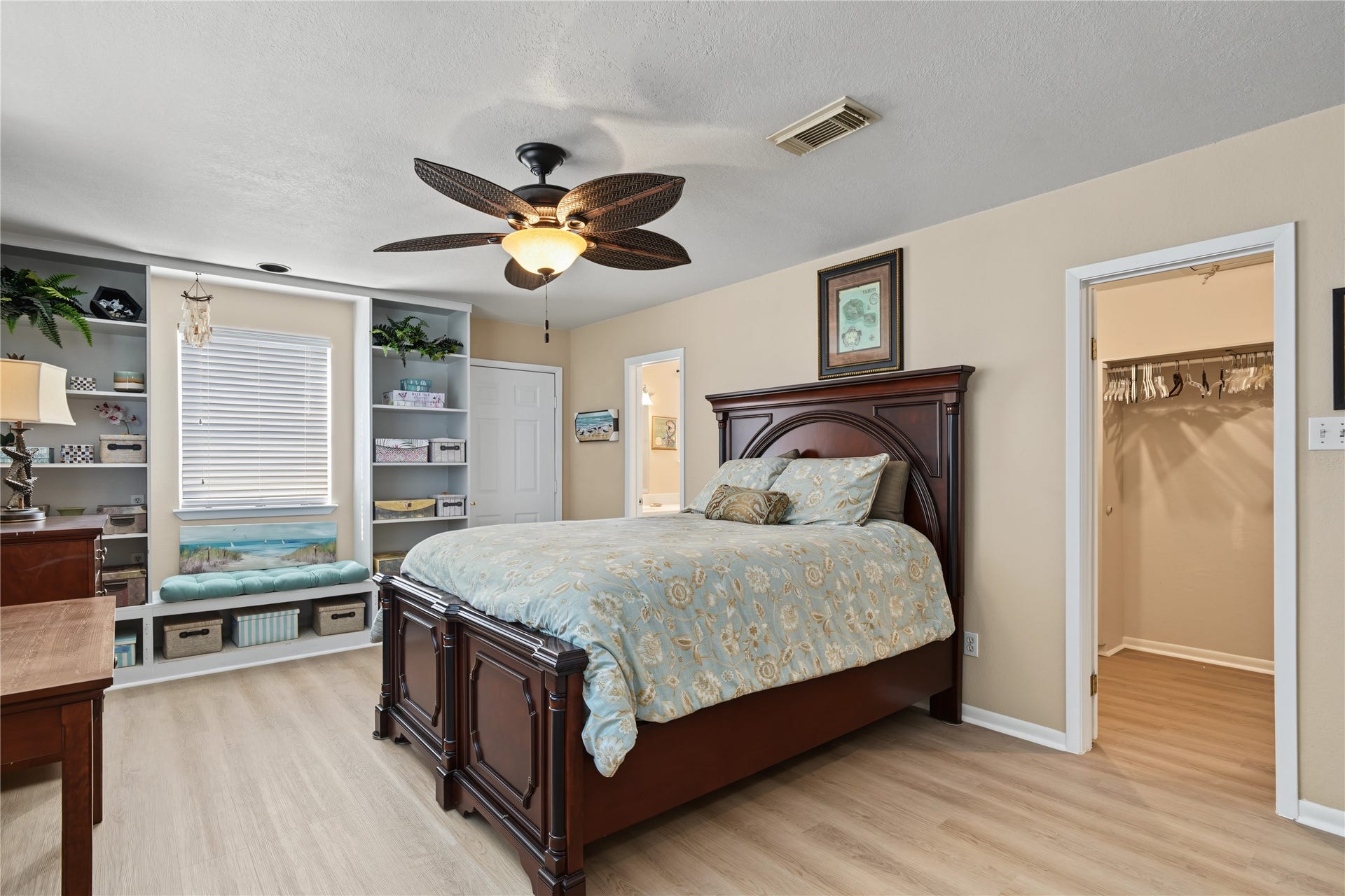 1 N Pelican Street, La Marque, TX 77568 1 N Pelican Street, La Marque, TX 77568