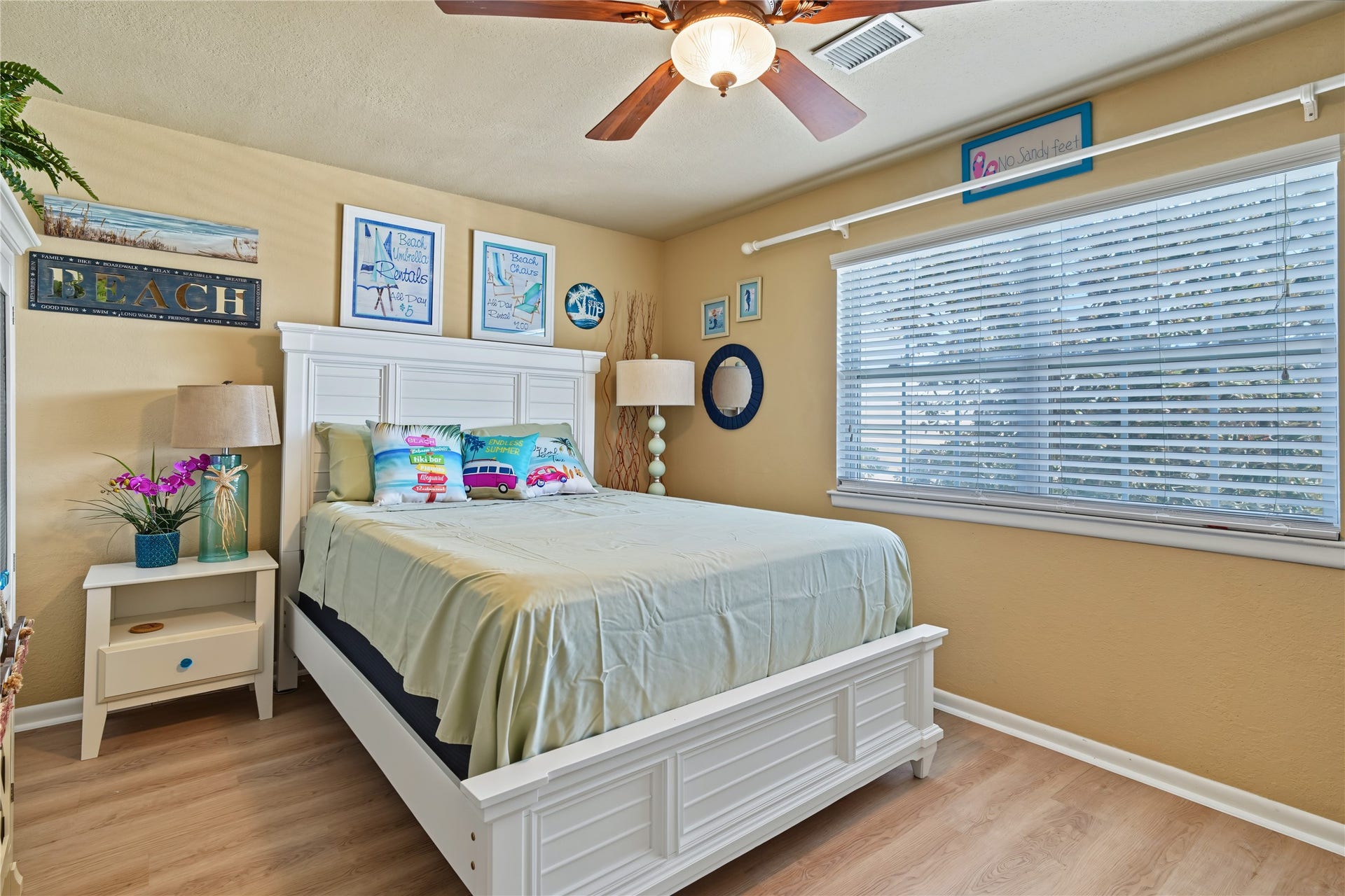 1 N Pelican Street, La Marque, TX 77568 1 N Pelican Street, La Marque, TX 77568