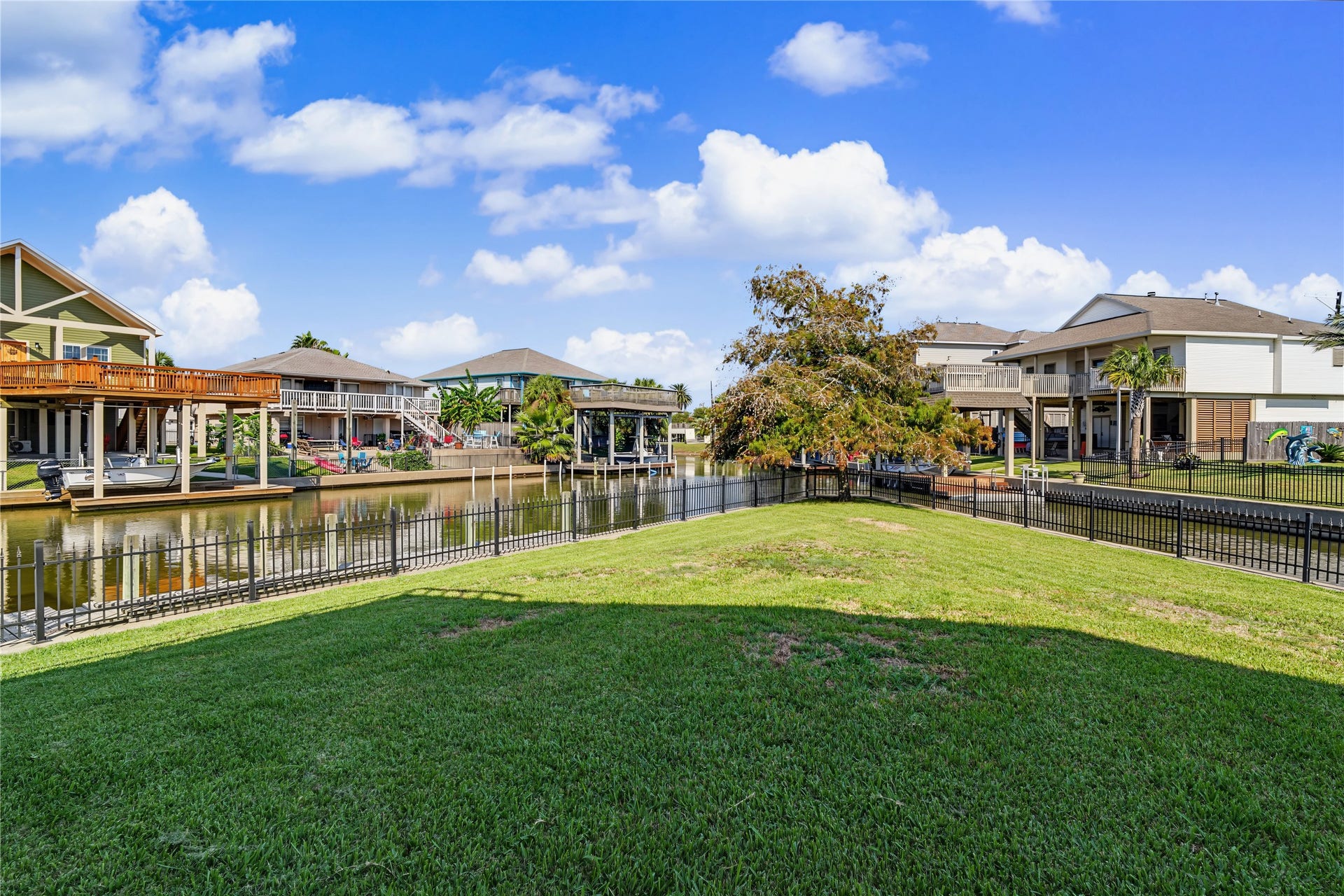 1 N Pelican Street, La Marque, TX 77568 1 N Pelican Street, La Marque, TX 77568