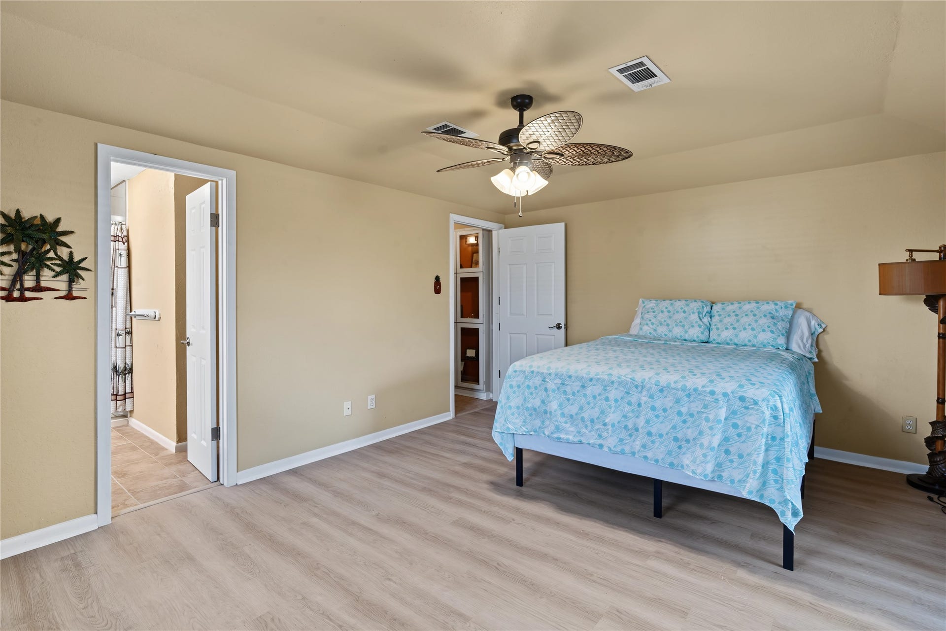 1 N Pelican Street, La Marque, TX 77568 1 N Pelican Street, La Marque, TX 77568