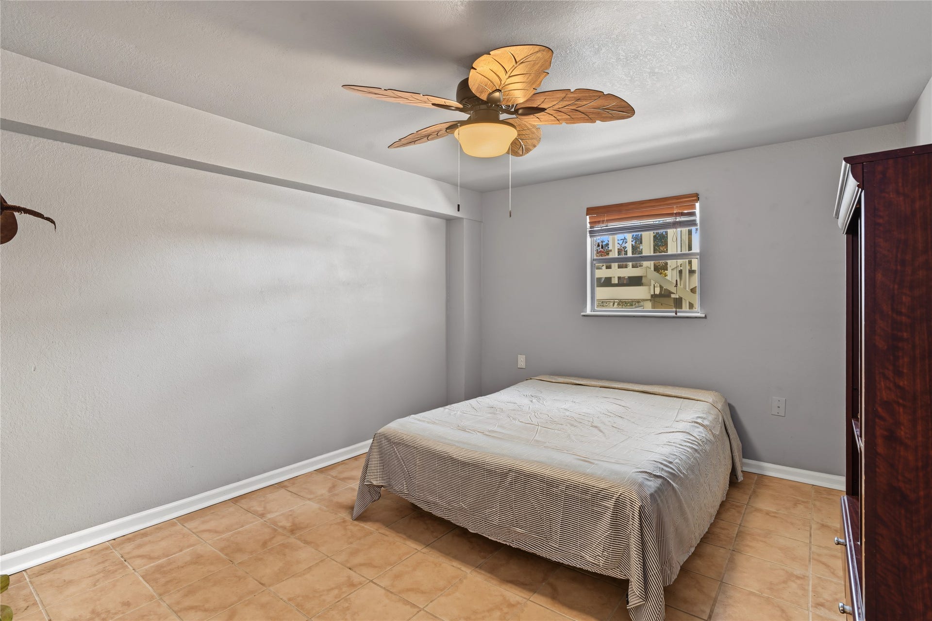 1 N Pelican Street, La Marque, TX 77568 1 N Pelican Street, La Marque, TX 77568