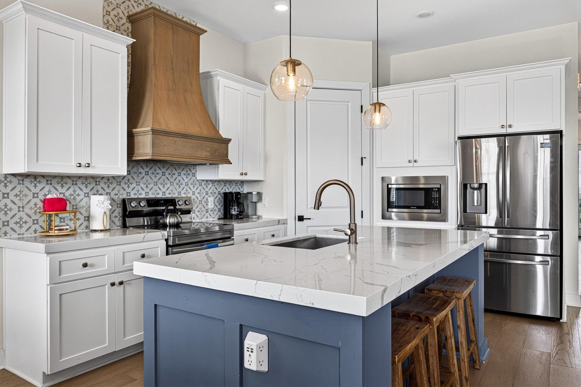 4207 Kent Drive, Galveston, TX 77554 4207 Kent Drive, Galveston, TX 77554