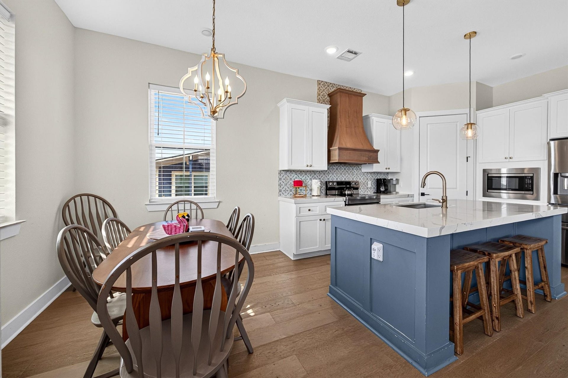 4207 Kent Drive, Galveston, TX 77554 4207 Kent Drive, Galveston, TX 77554