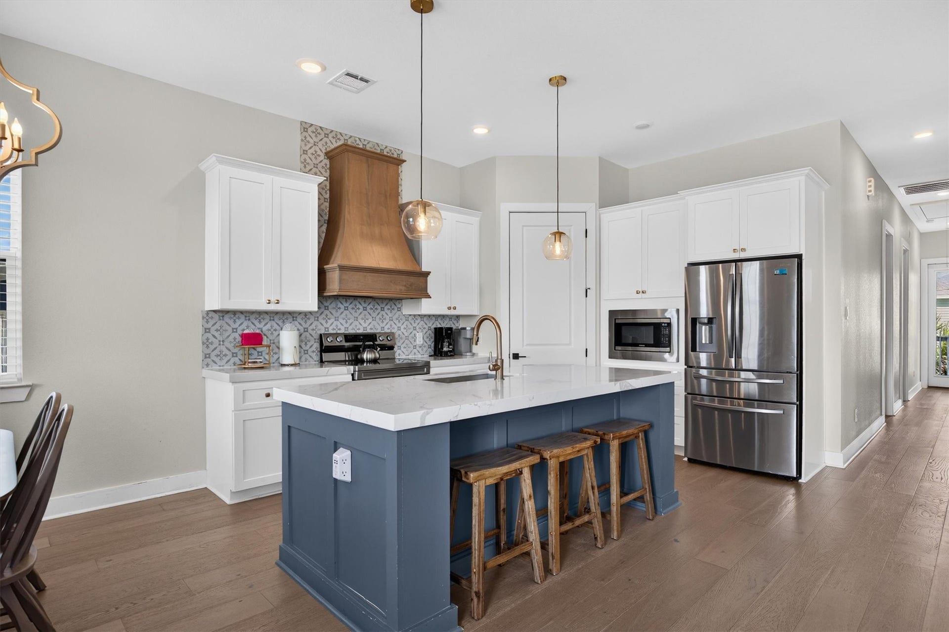 4207 Kent Drive, Galveston, TX 77554 4207 Kent Drive, Galveston, TX 77554