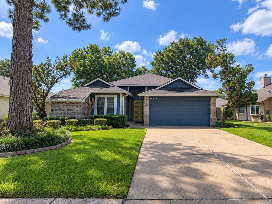 Property photo for 15823 Oak Mountain Drive, Houston, TX