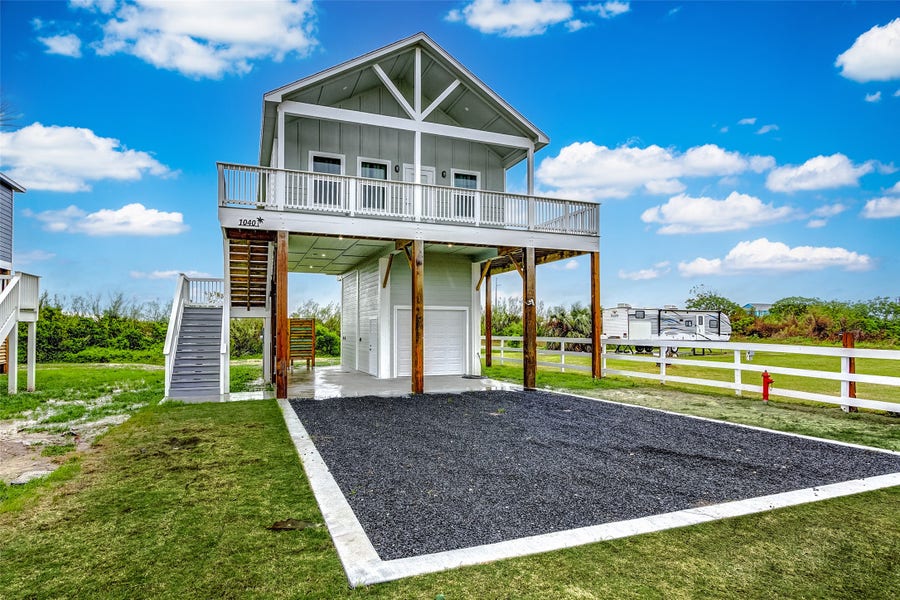 Property photo for 1040 Johnson Road, Gilchrist, TX