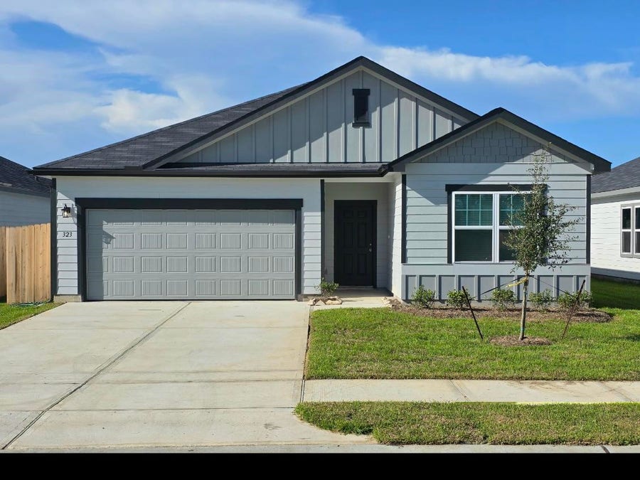 Property photo for 323 Stone Crossing Drive, Liberty, TX