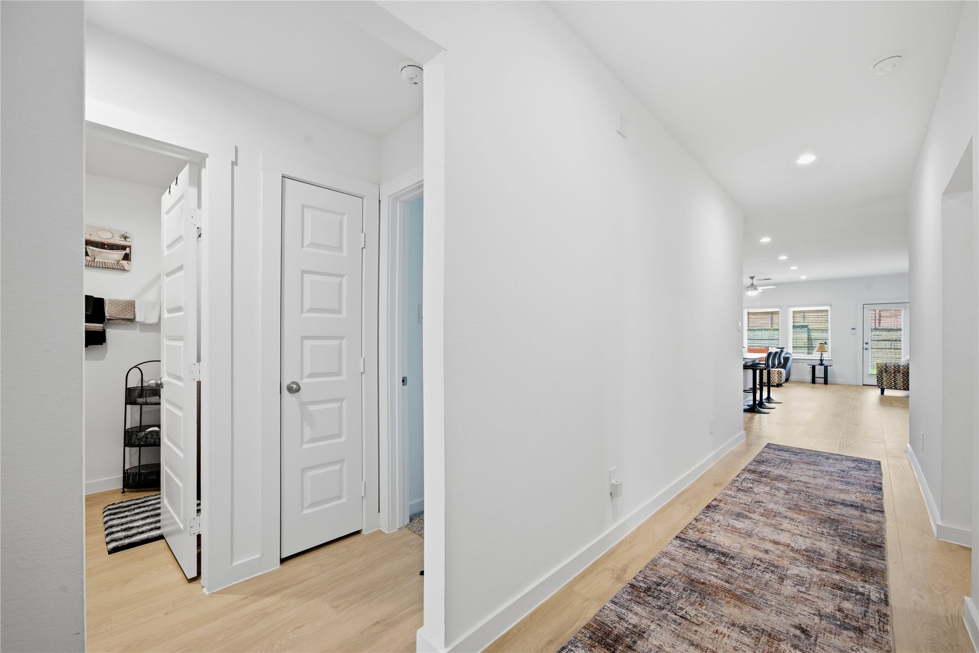 1206 Ricasoli Drive, Richmond, TX 77406 As you enter this lovely home, there are 2 secondary bedrooms and a full bath to the left.