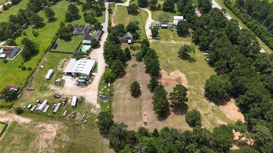 Property photo for 14102 Pinehurst Lane, Magnolia, TX