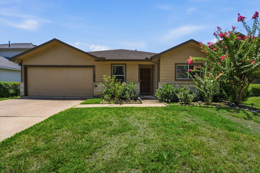 Property photo for 2831 Meiko Drive, Houston, TX