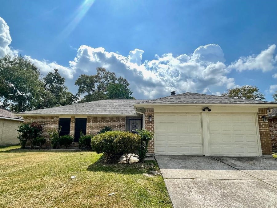 Property photo for 13410 Natasha Lane, Houston, TX