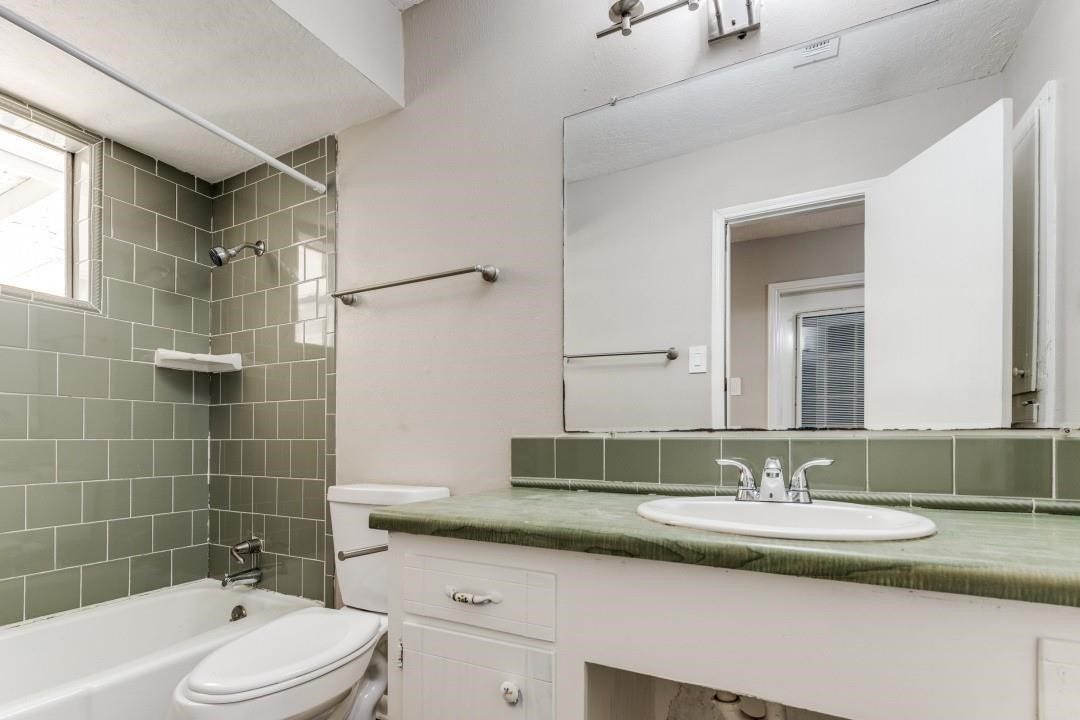 3120 Royal Street, Baytown, TX 77521
