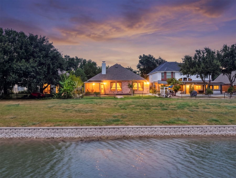 Property photo for 3926 Shadow Cove Drive, Houston, TX