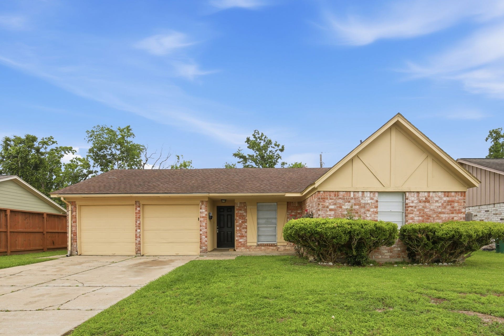 15119 Bathurst Drive, Houston, TX 77053 15119 Bathurst Drive, Houston, TX 77053