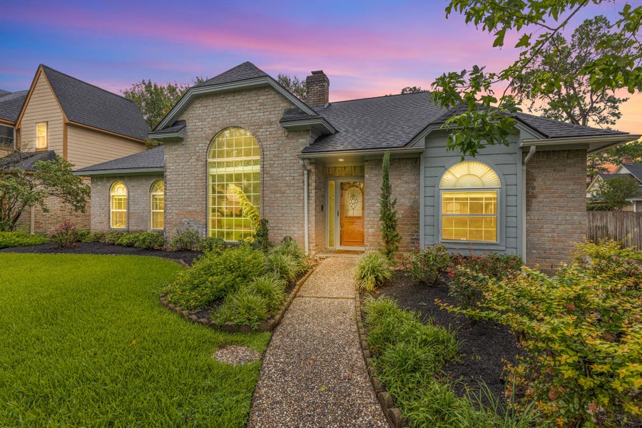 Property photo for 5622 Woodland Creek Drive, Houston, TX