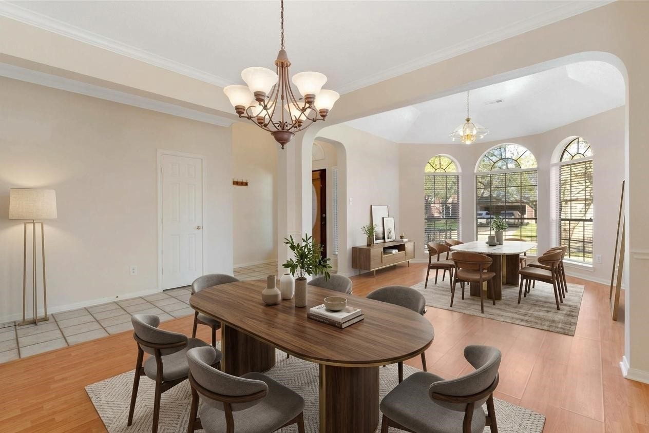 807 Presley Way, Sugar Land, TX 77479 Open concept living and dining room make entertaining a breeze! *virtually staged to enhance your imagination