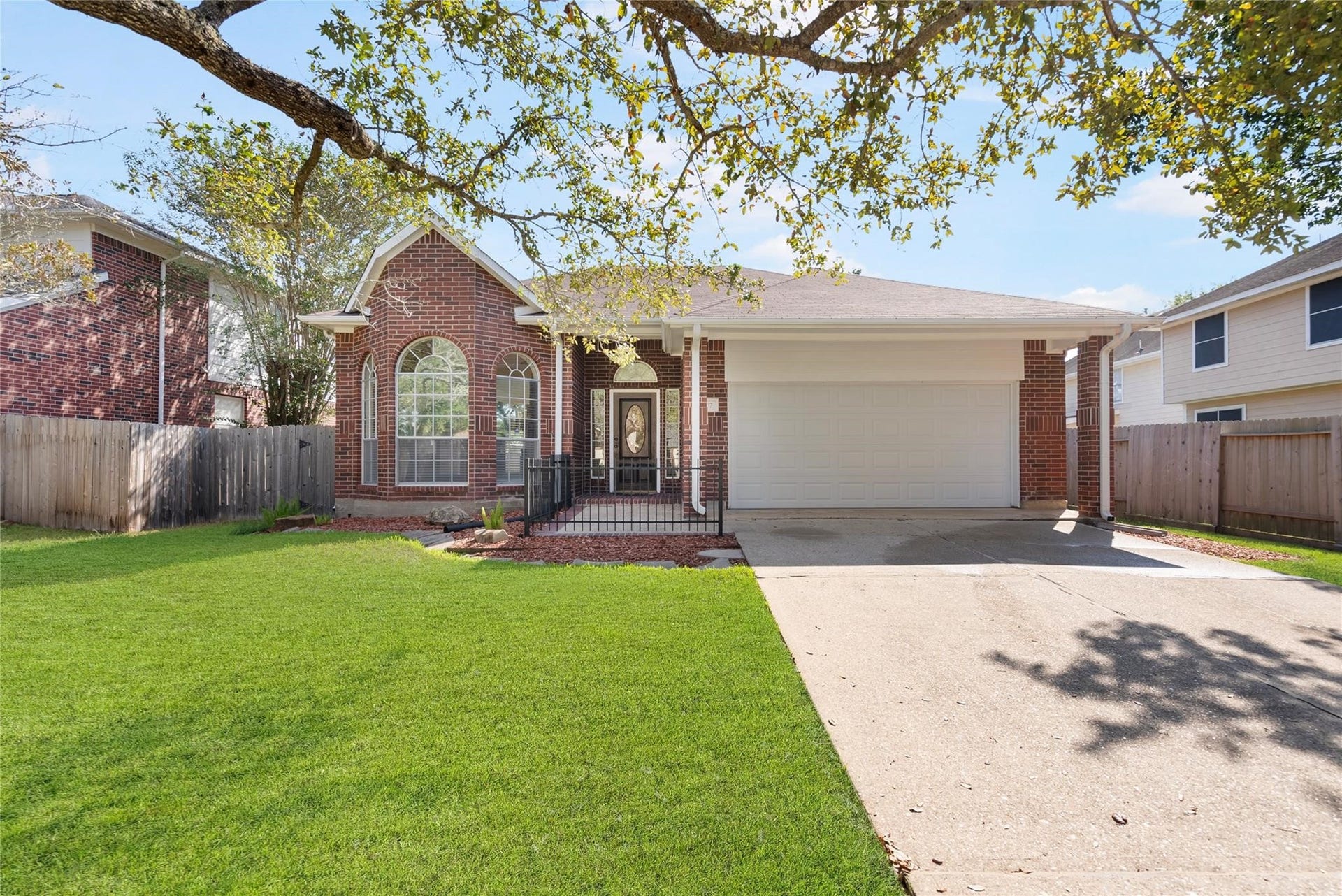 807 Presley Way, Sugar Land, TX 77479 This beautiful exterior greets you every day!
