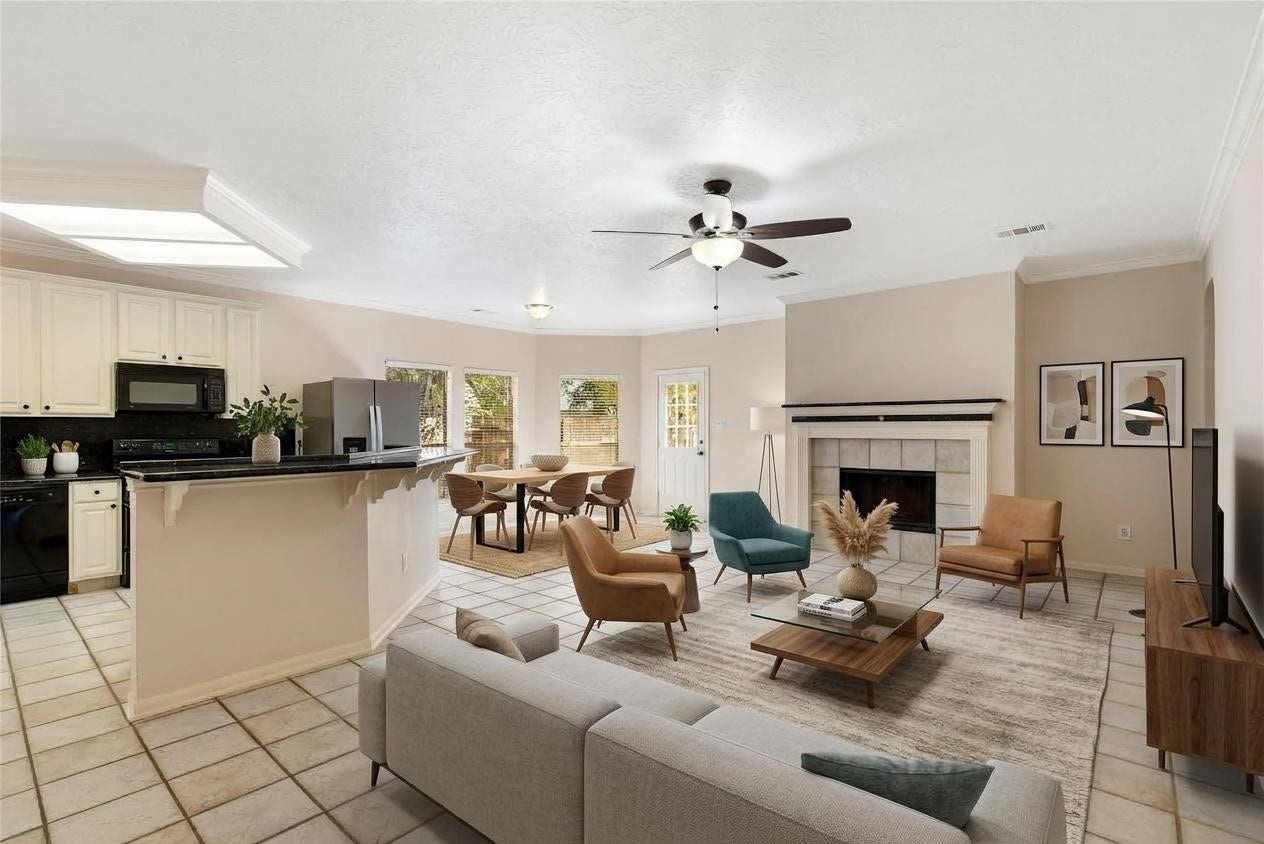 807 Presley Way, Sugar Land, TX 77479 Imagine the many great memories you will make in this den! The kitchen offers bar seating for added convenience