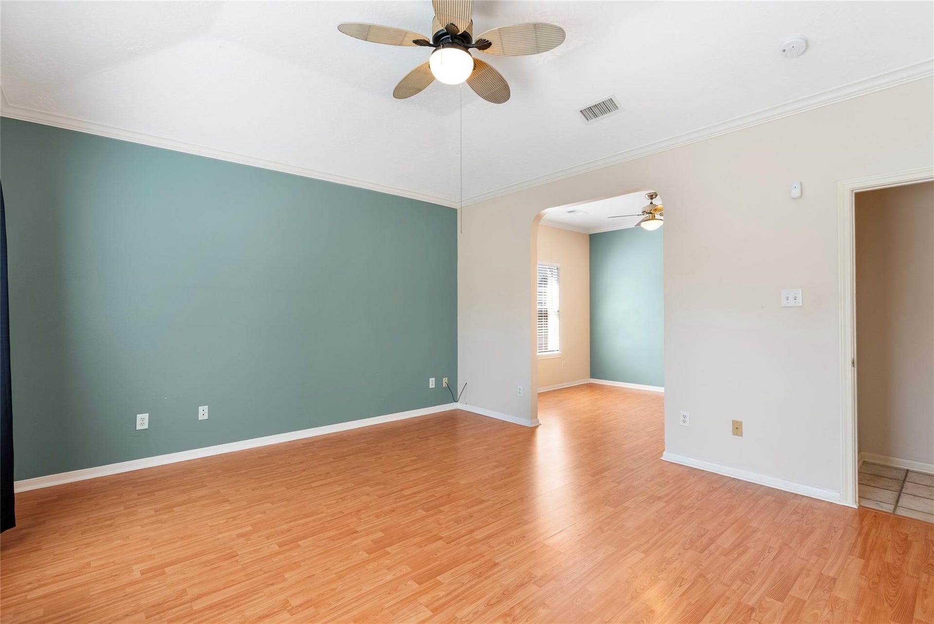 807 Presley Way, Sugar Land, TX 77479 The primary has an added nook-the perfect place to create a home gym, nursery of office!
