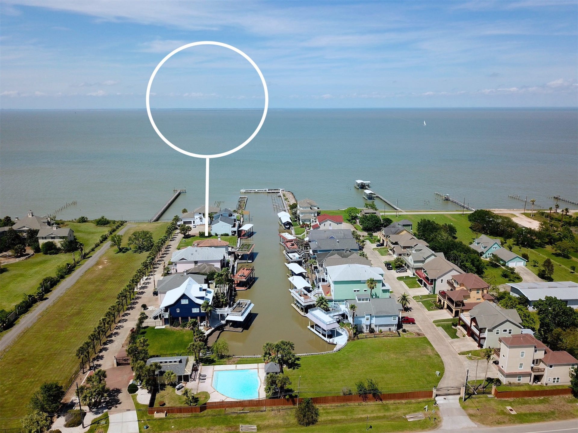 18 Port, San Leon, TX 77539 Direct access to Galveston Bay and the Gulf of America