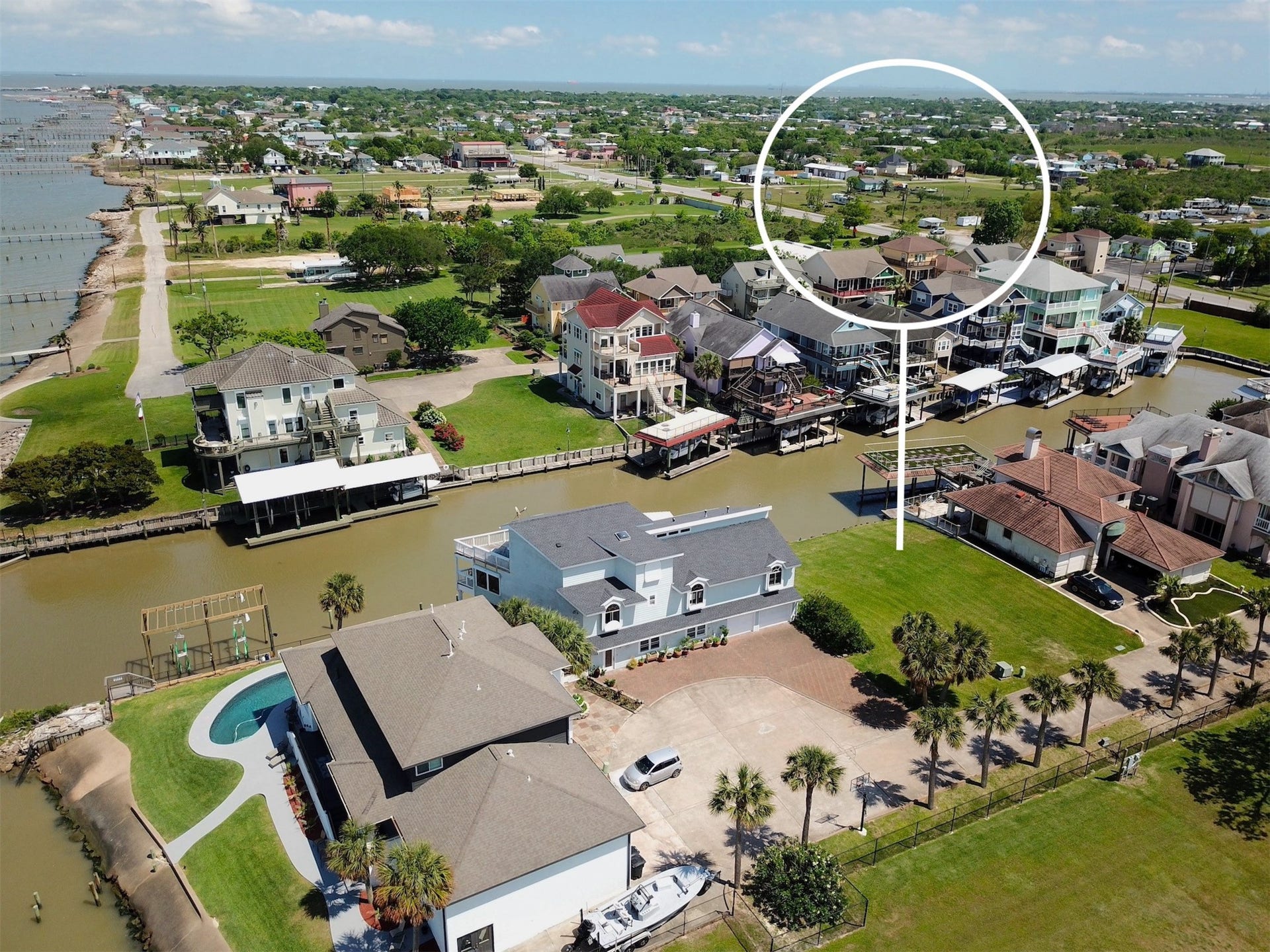 18 Port, San Leon, TX 77539 Great Waterviews